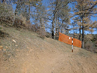 NobleCanyon-17JAN04-TrailClosed.JPG (133793 bytes)